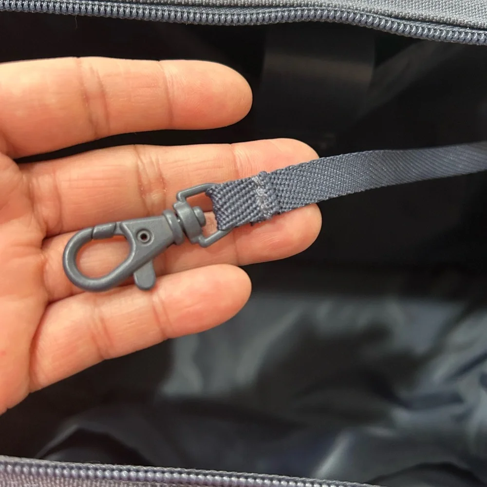 **SOLD** BEIS The Weekender 
in Navy Travel Sophisticated Vacation Unisex - Picture 6 of 16